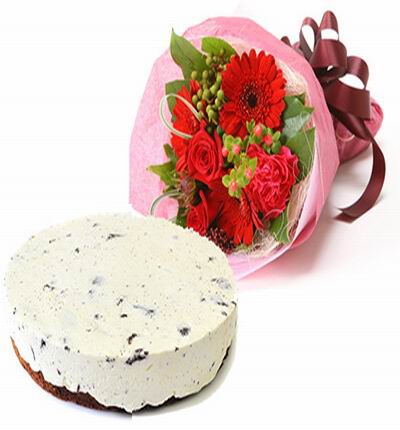 Cookie Cheese & Bouquet of flowers + roses.